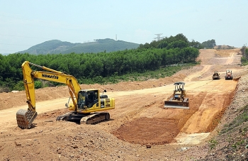 Quyết tâm hoàn thành 2.500km đường bộ cao tốc Bắc - Nam phía Đông