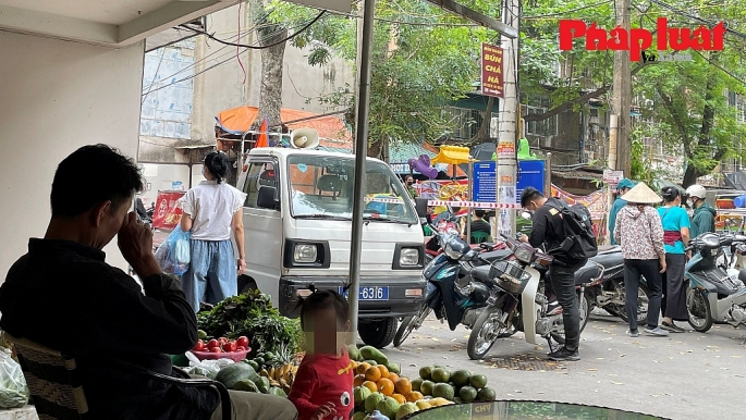 "Vụ cháy xảy ra đột ngột quá! Mới buổi tối tôi còn gặp gia đình họ xong...!"