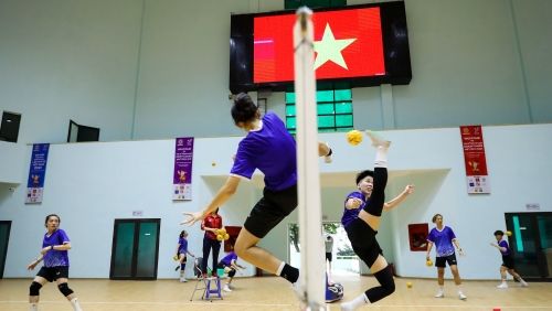 Cầu mây Việt Nam luyện tập xuyên lễ cho hy vọng vàng SEA Games 31