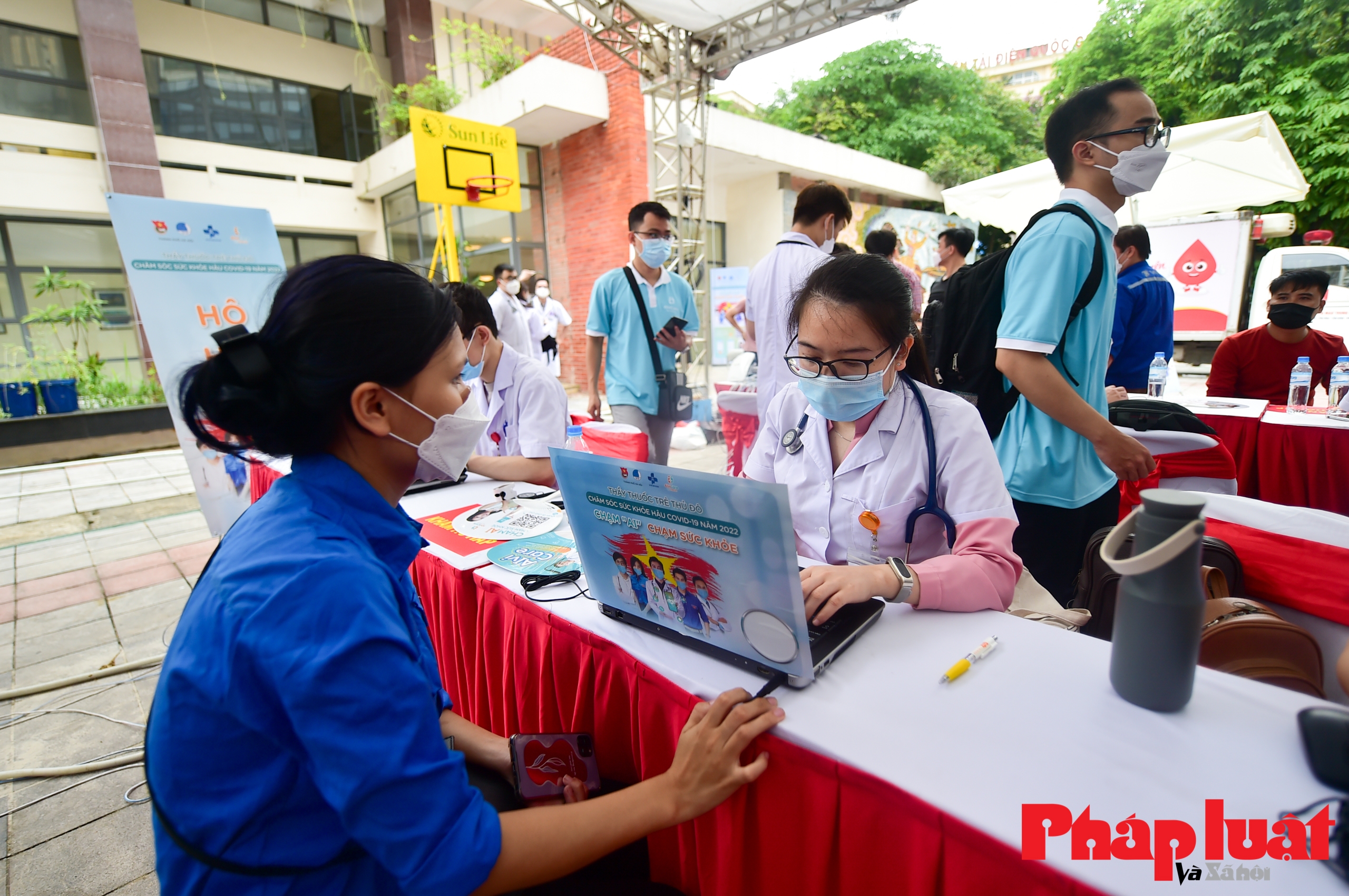 Hà Nội tổ chức khám sức khoẻ miễn phí cho hơn 3000 tình nguyện viên SEA Games 31