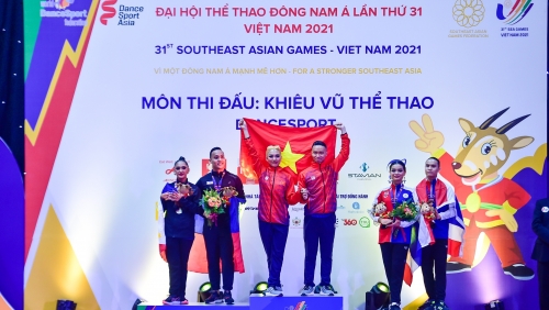 VĐV Hà Nội mở màn 2 Huy chương Vàng ngày thi đấu đầu tiên bộ môn Dance Sport