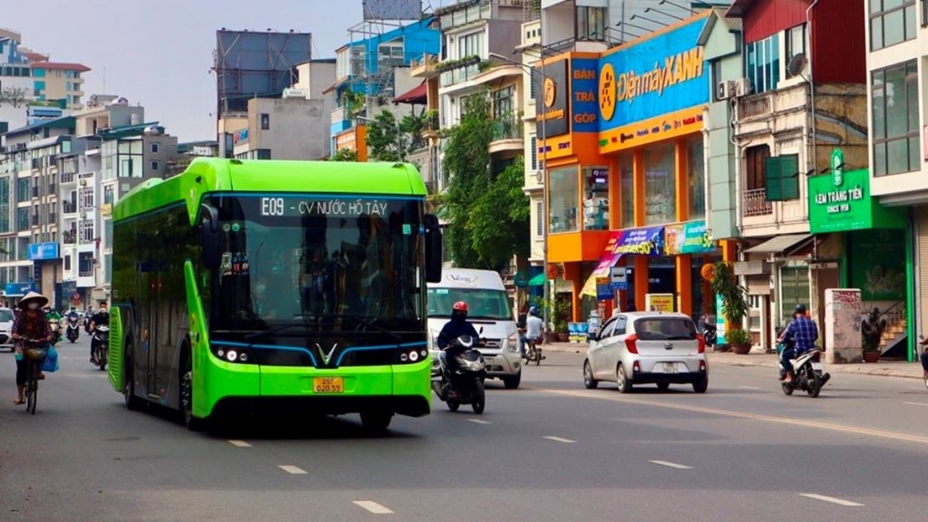 Hà Nội có thêm tuyến xe buýt điện thứ 8 để phục vụ người dân