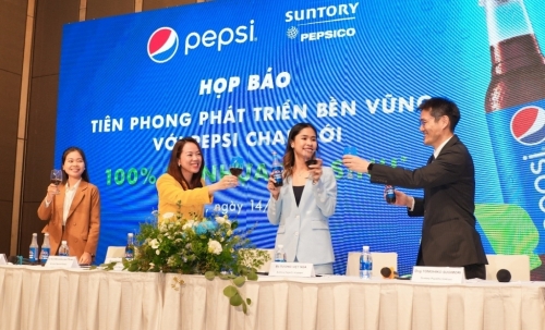 Suntory PepsiCo lần đầu tiên ra mắt sản phẩm với bao bì được sản xuất 100% từ nhựa tái sinh