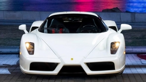 Ấn tượng với Ferrari Enzo màu trắng độc nhất vô nhị