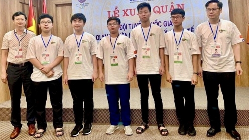 Ba học sinh THPT chuyên Khoa học tự nhiên, ĐHQGHN giành HCV Olympic Vật lí Quốc tế 2022