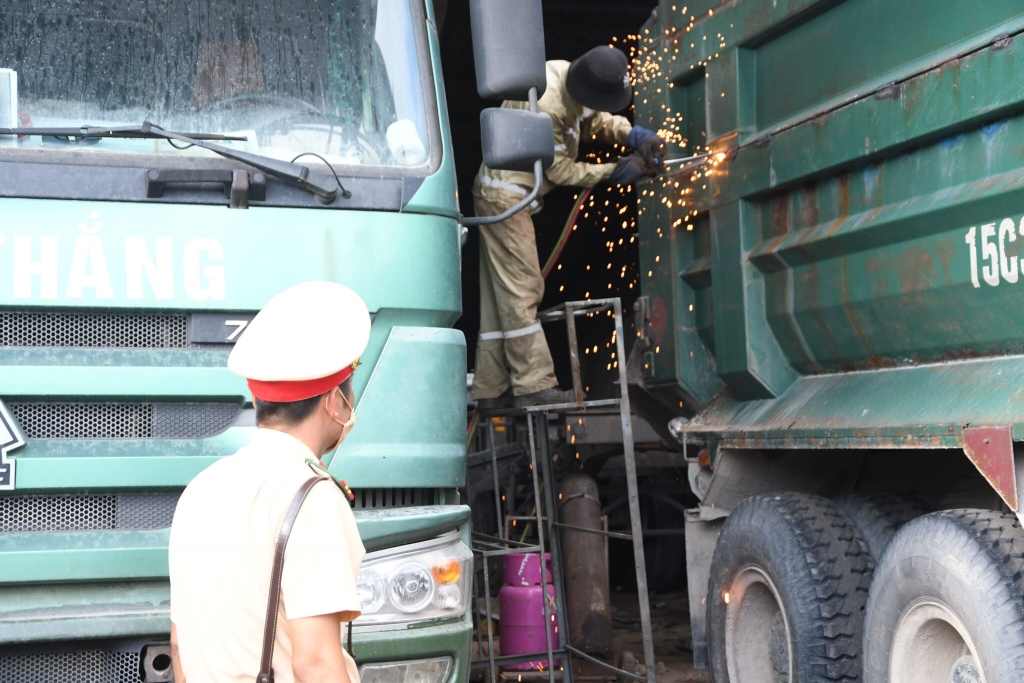 Hải Phòng lập tổ công tác “cơ động” chuyên xử lý xe chở quá tải, cơi nới