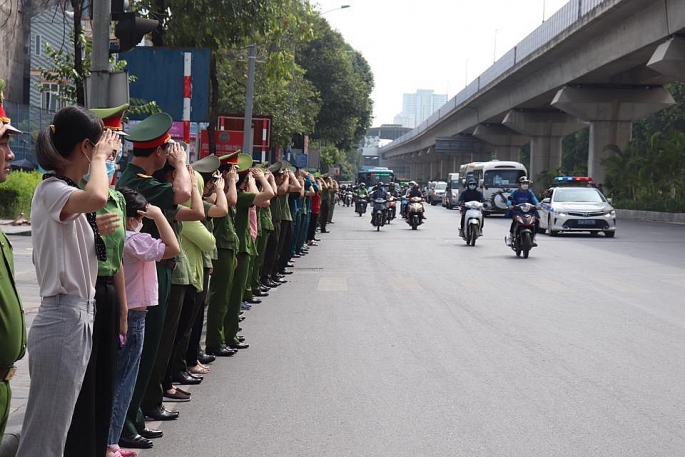 Người thân, đồng đội nghẹn ngào tiễn đưa 3 chiến sĩ cảnh sát hy sinh