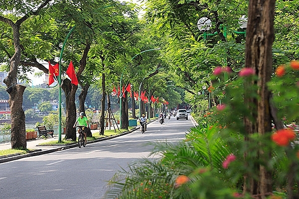 Thủ đô Hà Nội có mây, có mưa rào và dông vài nơi, ngày nắng.