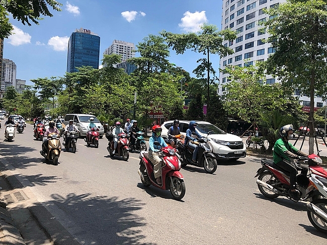 Thủ đô Hà Nội có mây, ngày nắng, có nơi nắng nóng; chiều tối và đêm có mưa rào và dông vài nơi.