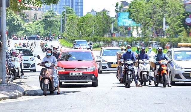 Bắc Bộ ngày nắng, Nam Bộ có mưa rào và dông