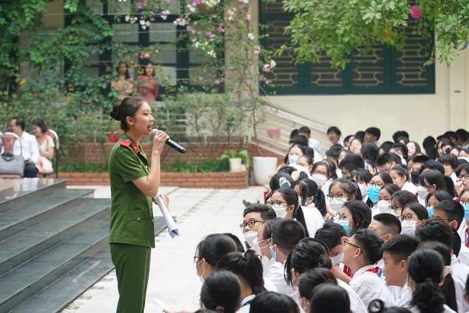 Tuyên truyền pháp luật về an toàn giao thông cho học sinh Trường Nguyễn Tất Thành