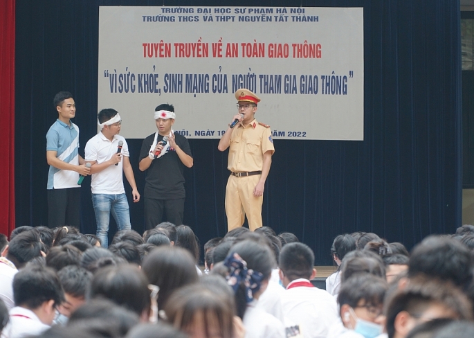 Tuyên truyền pháp luật về an toàn giao thông cho học sinh Trường Nguyễn Tất Thành