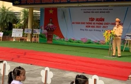 Tuyên truyền kỹ năng an toàn giao thông và thoát nạn khi gặp cháy nổ cho học sinh tiểu học