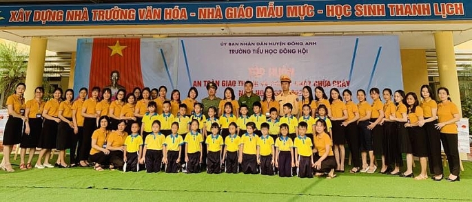 Tuyên truyền kỹ năng an toàn giao thông và thoát nạn khi gặp cháy nổ cho học sinh tiểu học