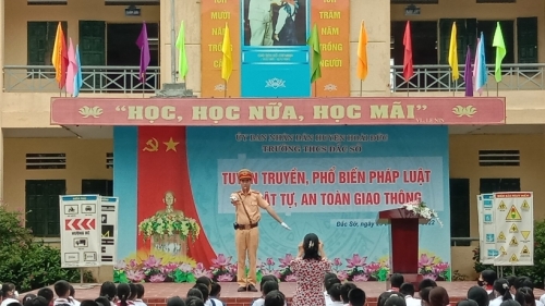 Tăng cường tuyên truyền, giáo dục pháp luật về an toàn giao thông đến học sinh