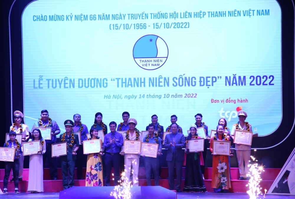 Vinh danh 20 gương thanh niên sống đẹp và 56 cán bộ Hội tiêu biểu năm 2022