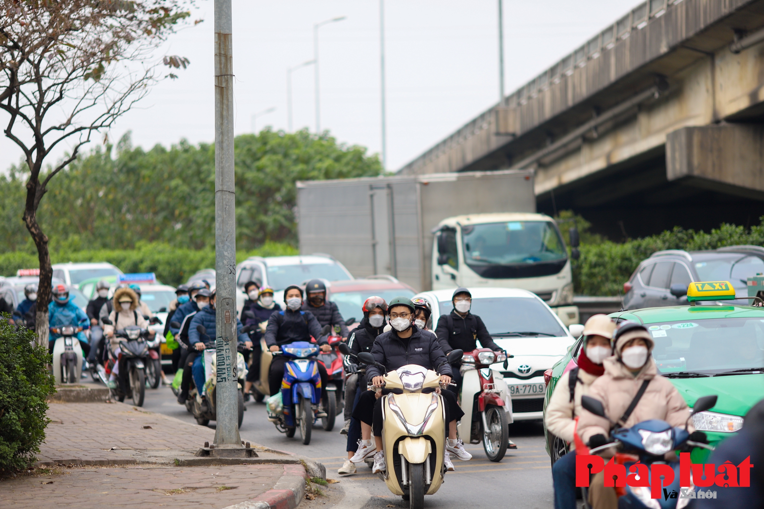 Hà Nội: Ùn tắc kéo dài, xe trả khách ngay trên cao tốc ngày cuối nghỉ Tết Dương lịch 2023