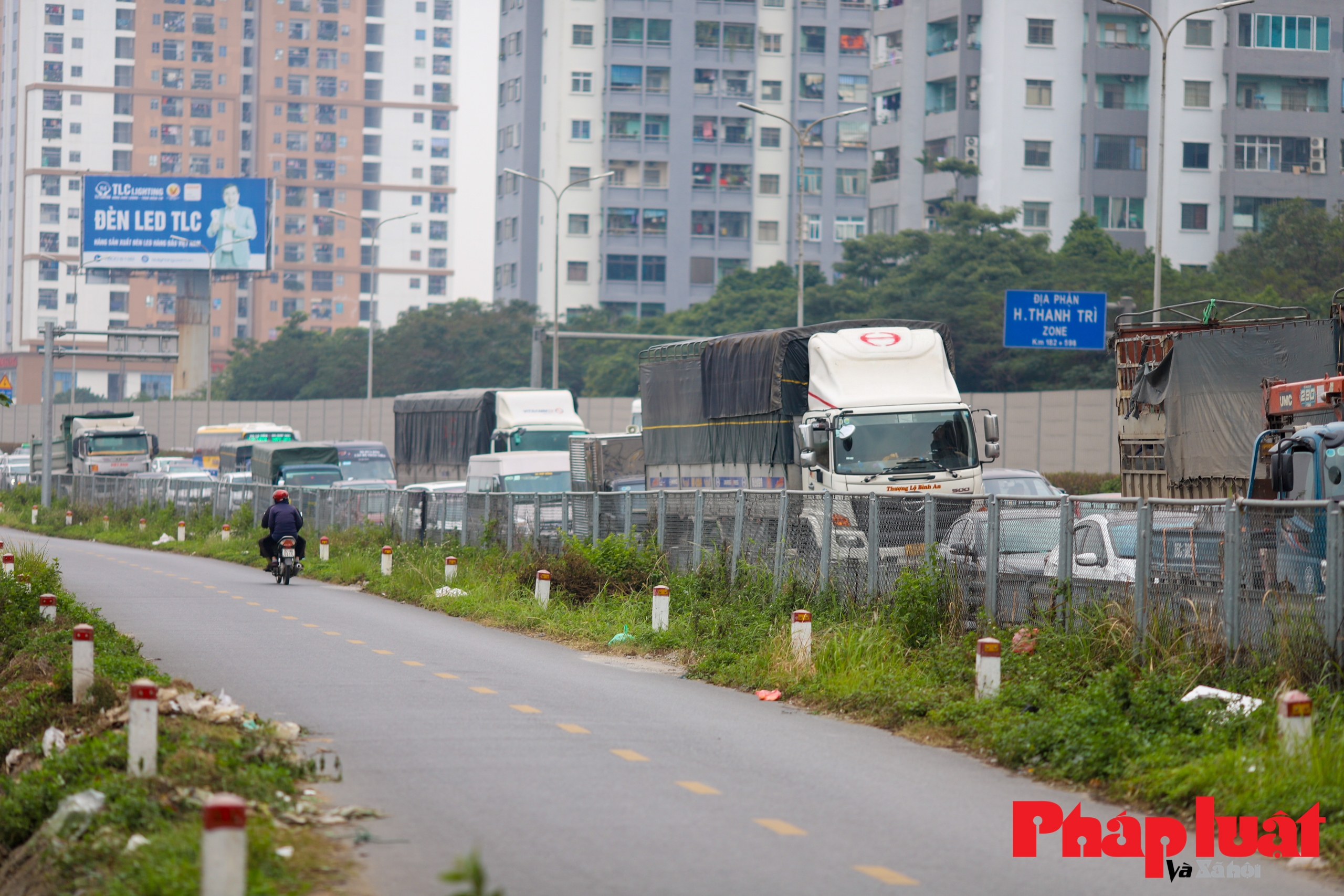 Hà Nội: Ùn tắc kéo dài, xe trả khách ngay trên cao tốc ngày cuối nghỉ Tết Dương lịch 2023