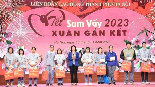 "Tết Sum vầy -Xuân gắn kết” mang tình cảm ấm áp đến với người lao động