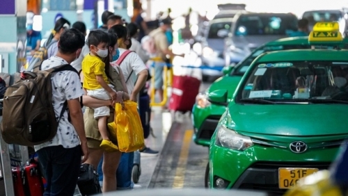 Đề nghị các địa phương tăng xe buýt, taxi phục vụ khách bay đêm dịp Tết