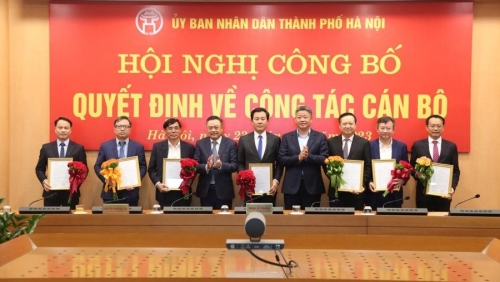 UBND TP Hà Nội công bố các quyết định về công tác cán bộ