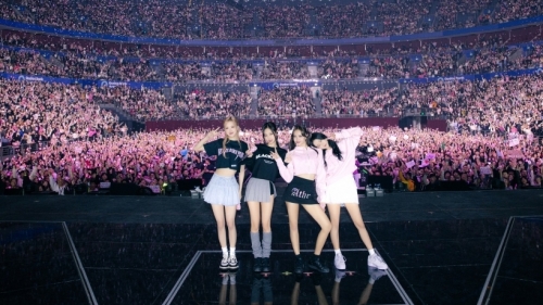 Fan Việt “phát sốt” trong cuộc đua săn vé khi BlackPink lần đầu tiên công diễn tại Việt Nam