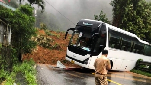 Đèo Bảo Lộc sạt lở, 3 cảnh sát giao thông và 1 người dân mất tích