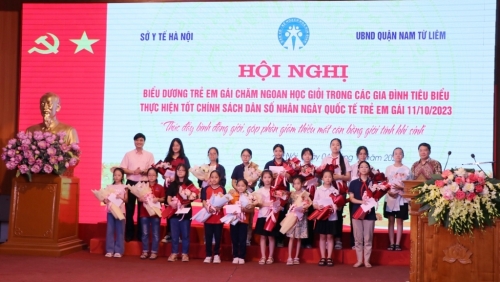 Biểu dương 100 trẻ em gái chăm ngoan, học giỏi