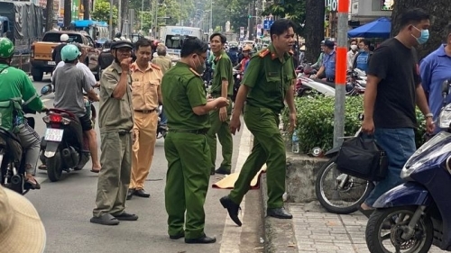 Va chạm với xích lô chở sắt, người phụ nữ đi xe máy tử vong tại chỗ