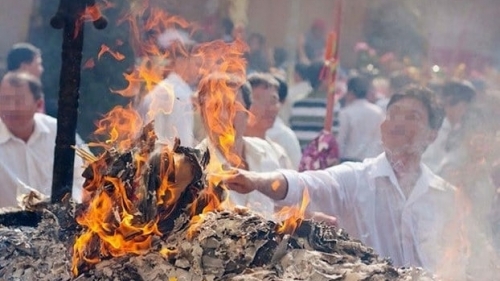 Đốt vàng mã hay dâng sao giải hạn không có trong giáo lý nhà Phật