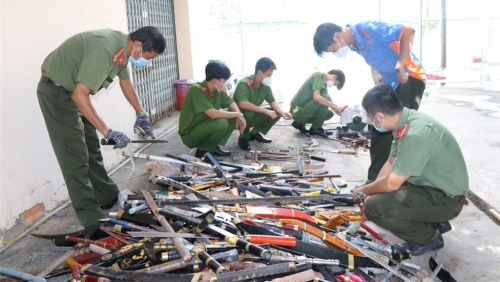 Nguyên tắc tiếp nhận, thu gom, bảo quản, tiêu hủy vũ khí, vật liệu nổ và công cụ hỗ trợ