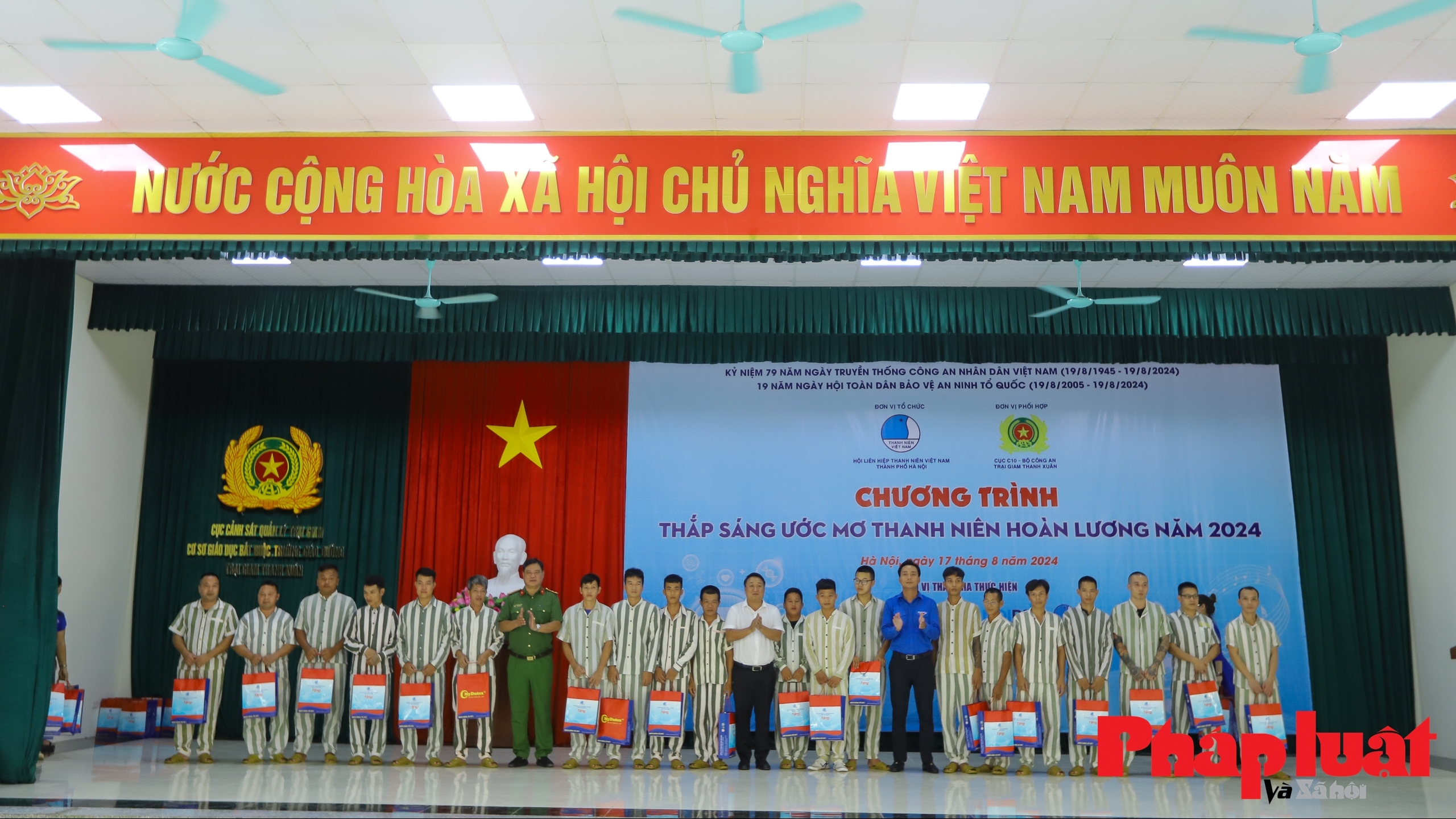 Những hành động thắp sáng ước mơ cho thanh niên hoàn lương Hà Nội