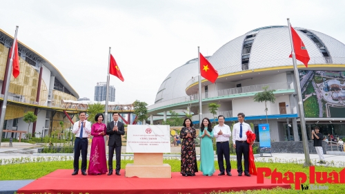 Gắn biển công trình Cung Thiếu nhi Hà Nội chào mừng kỷ niệm 70 năm Giải phóng Thủ đô