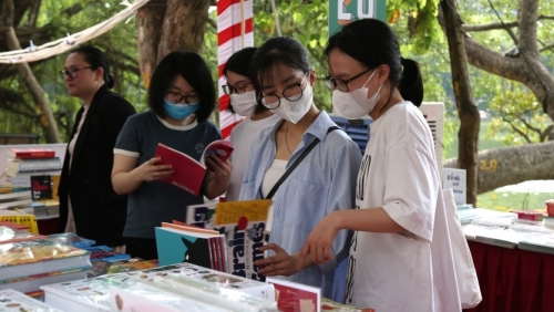 Hơn 16.000 cuốn sách quyên góp, ủng hộ học sinh Hà Nội chịu ảnh hưởng bão lũ