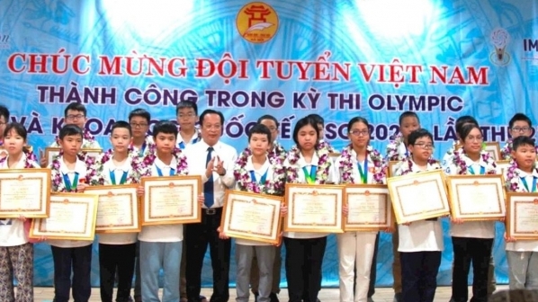 Học sinh Hà Nội lập thành tích xuất sắc, đứng thứ 2 tại kỳ thi Olympic toán và khoa học quốc tế