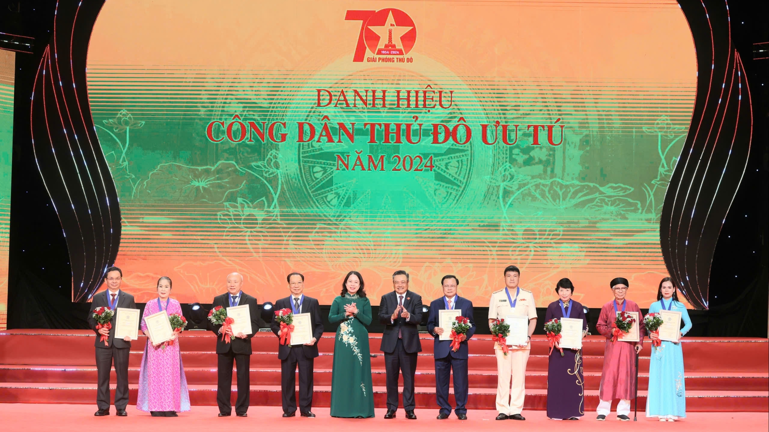 Hà Nội vinh danh 10 "Công dân Thủ đô ưu tú" năm 2024