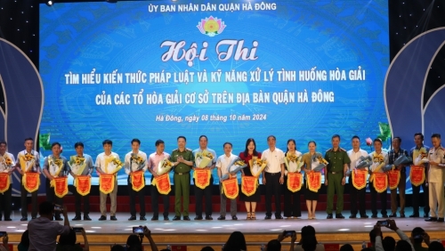 Sôi nổi Hội thi "Tìm hiểu kiến thức pháp luật và kỹ năng xử lý tình huống hòa giải" tại quận Hà Đông