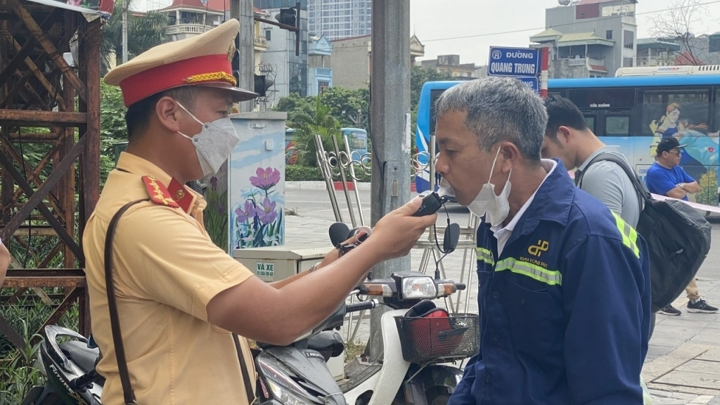 Hơn 77.000 trường hợp vi phạm nồng độ cồn trong đợt cao điểm kiểm tra toàn quốc