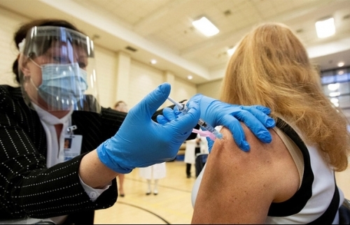 Canada cho phép tiêm kết hợp vaccine ngừa Covid-19