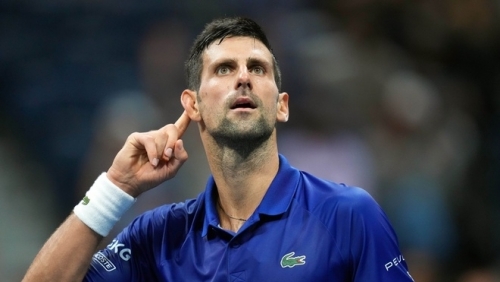 Tiếp tục ngược dòng, Djokovic thẳng tiến vào bán kết US Open 2021