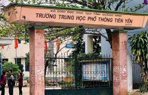 Gần 600 học sinh nghỉ học do không đồng ý chuyển trường