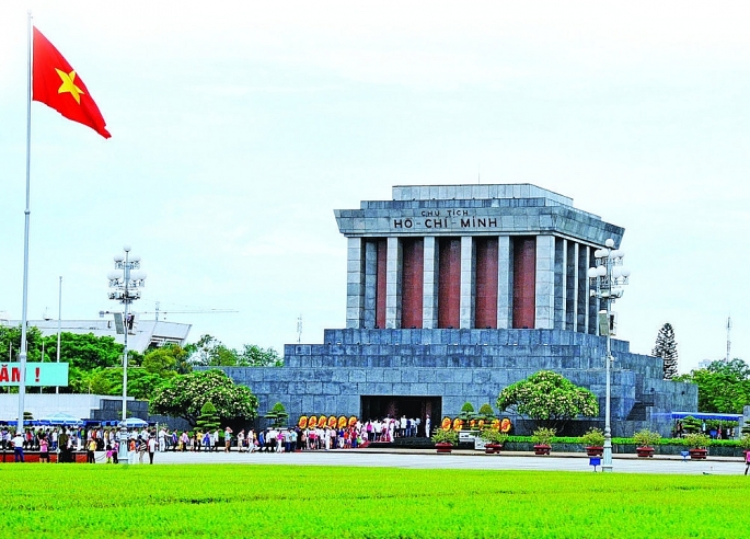 hon 25000 luot khach vao lang vieng bac dip tet nguyen dan