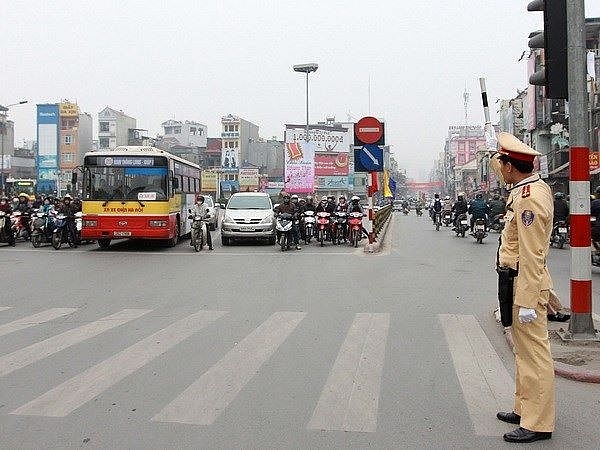 Công bố 11 số điện thoại đường dây nóng về trật tự an toàn giao thông dịp Tết Nguyên đán