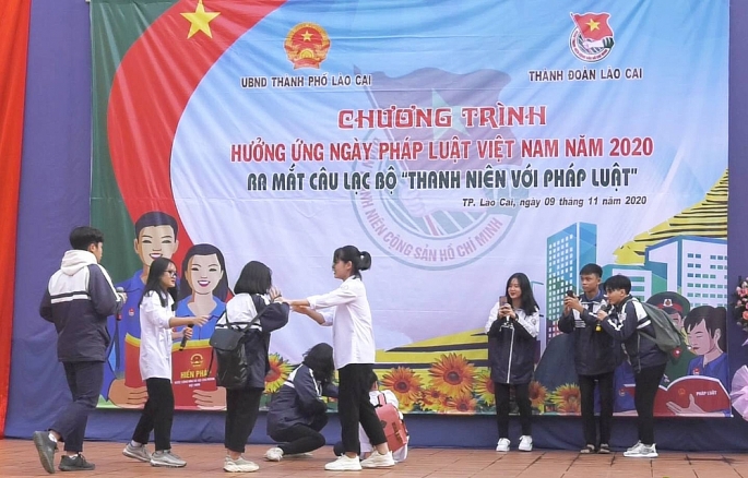 Thi sáng kiến, mô hình phổ biến, giáo dục pháp luật hiệu quả thông qua hoạt động văn hóa ở cơ sở