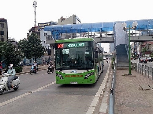 ha noi tang tan suat xe buyt nhanh brt trong gio cao diem