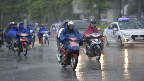 Bắc Bộ có mưa dông kèm nguy cơ lốc sét và gió giật mạnh