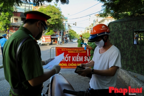 Thay đổi thực hiện cấp giấy đi đường, hi vọng về một tín hiệu tốt