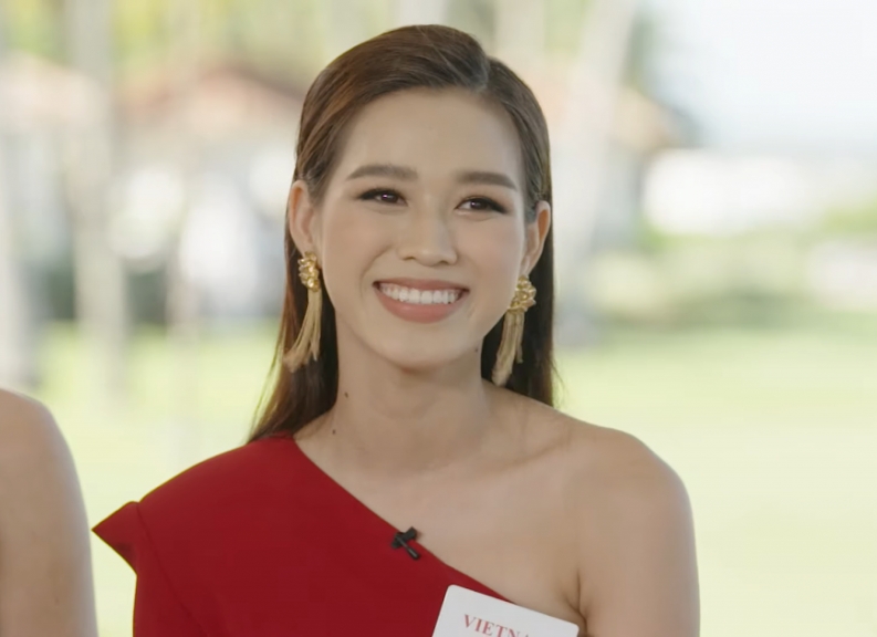 Đỗ Hà liên tục “ghi điểm” vì sự thân thiện của mình trong cuộc thi Miss World 2021