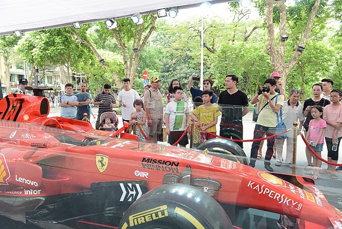 chiem nguong sieu xe f1 ferrari ngay tai ho guom